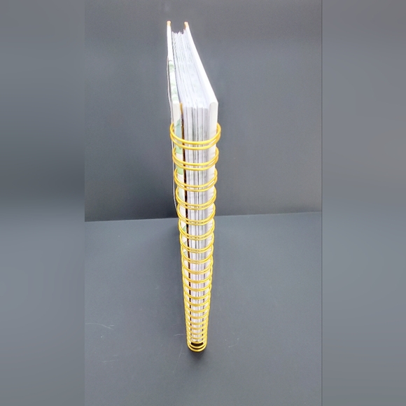 The Complete Wedding Planner And Organizer by Your Perfect Day 11.5" x 10" - Picture 11 of 11